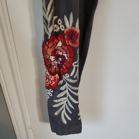 Johnny Was Gray Floral Embroirded Leggings - Picture 3 of 8